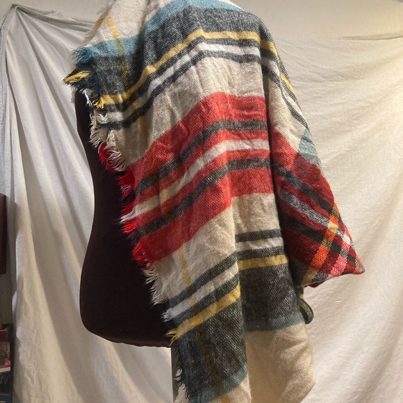Plaid Tartan Shawl/Blanket 53X46 - Picture 6 of 9